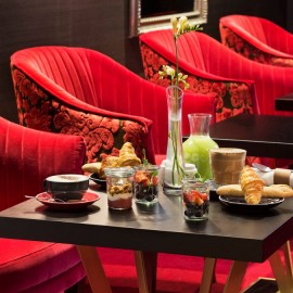 Club Lounge 